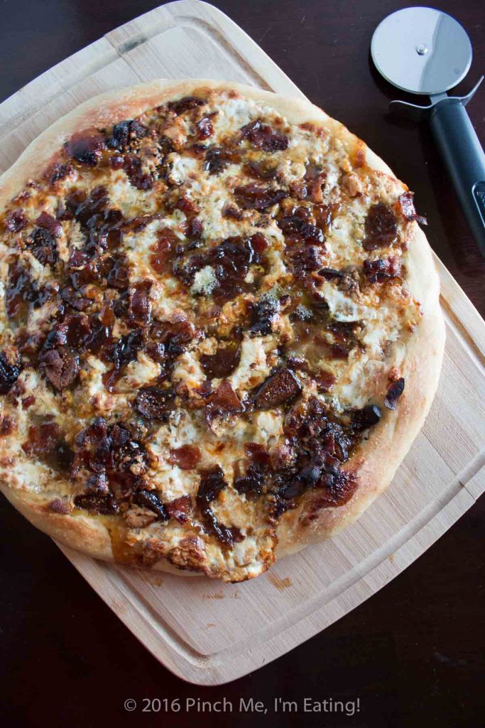 It's like a pizza and a fancy cheese board had a baby, and this gourmet fig, bacon, and blue cheese pizza with balsamic caramelized onions is it, all grown up and sophisticated. Inspired by authentic Portuguese ingredients from Try the World! | www.pinchmeimeating.com