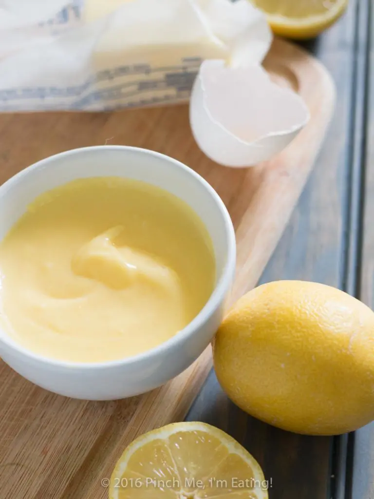 This easy Hollandaise sauce recipe doesn't require a blender, a double boiler, or constant whisking. If you want a thick, creamy, and tangy sauce that's easy to make and an easily-scalable recipe that's a cinch to memorize, give this one a shot! | www.pinchmeimeating.com