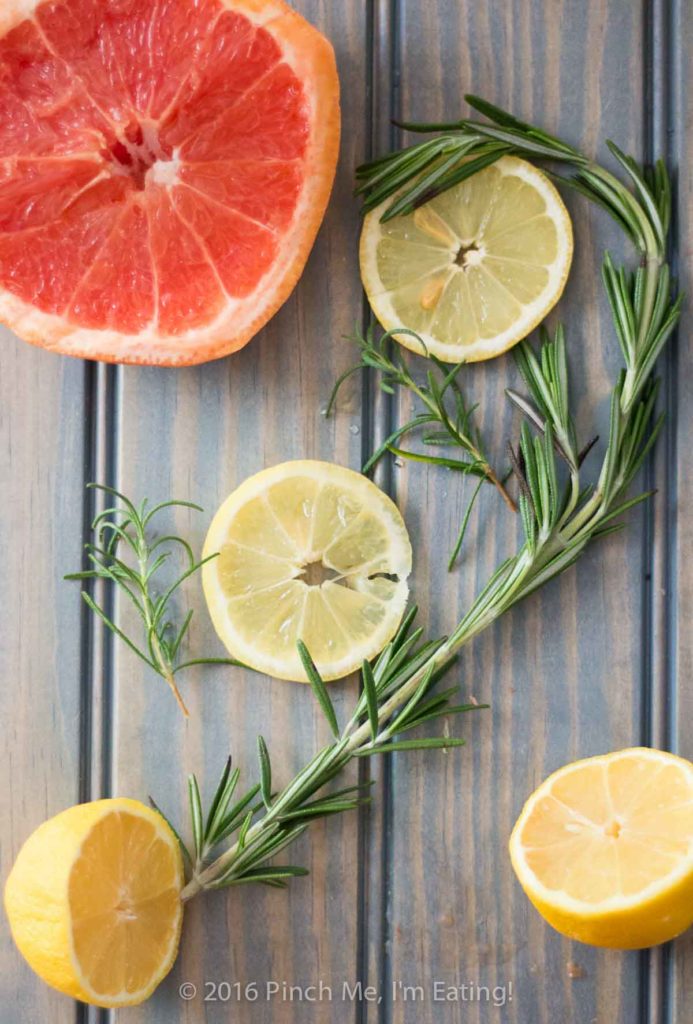 Grapefruit Rosemary Lemonade - A sweet, tangy, and fragrant twist on the classic summer drink. So refreshing! | www.pinchmeimeating.com