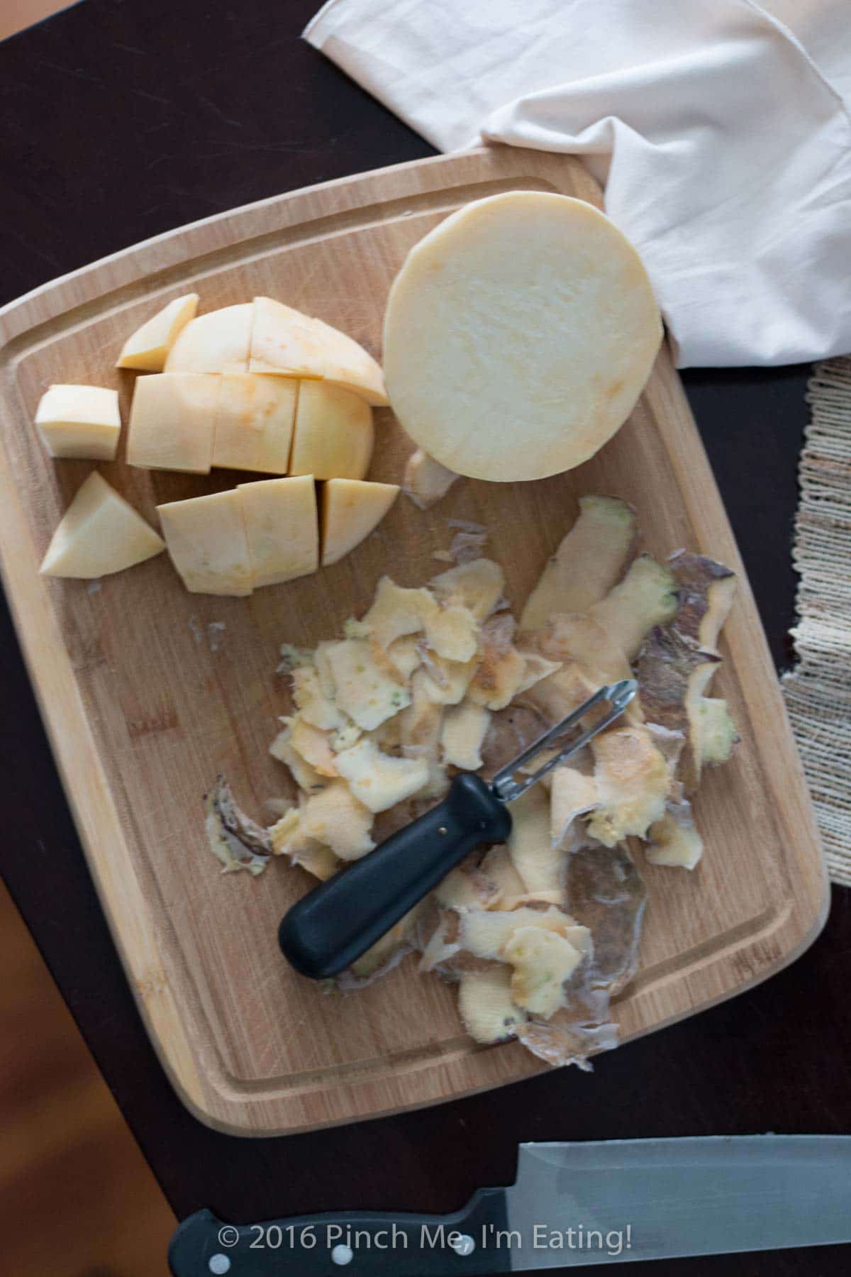 Mashed rutabaga is a delicious, naturally sweet low-carb Thanksgiving side dish made even better with a little nutmeg. You won't want to go back to potatoes! | www.pinchmeimeating.com