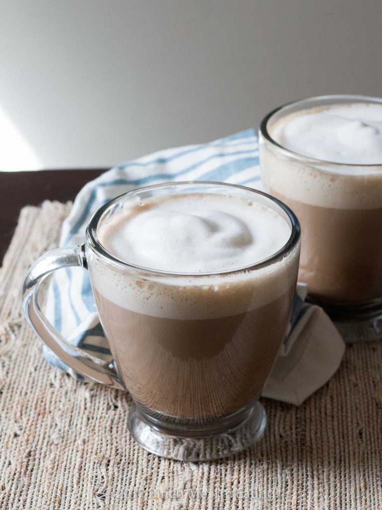 This spiced vanilla latte with a hint of cardamom and cinnamon is a simple, sophisticated coffeehouse style drink you can make at home using your French press! #CoffeehouseBlend #ad